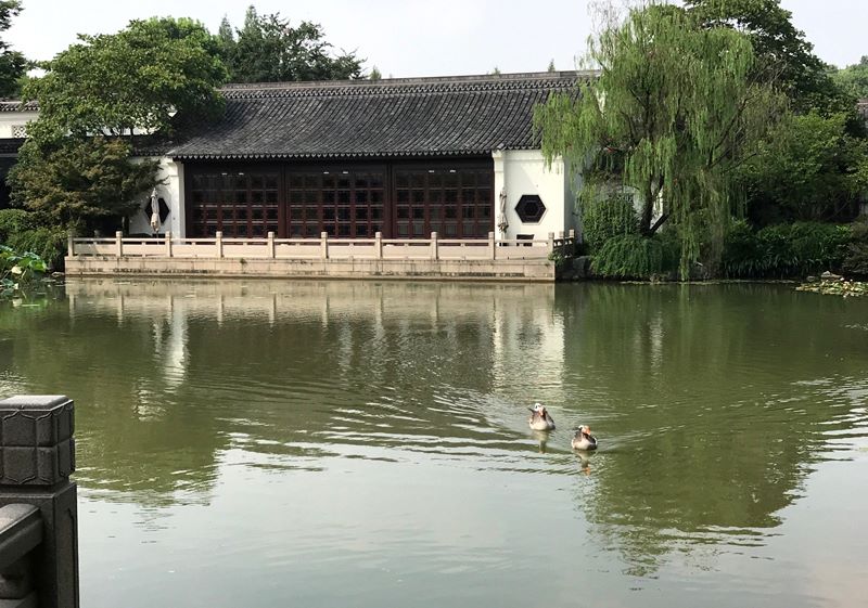 ../Images/YEH,HSIN-YI Four Seasons Hotel Hangzhou At West Lake.jpg